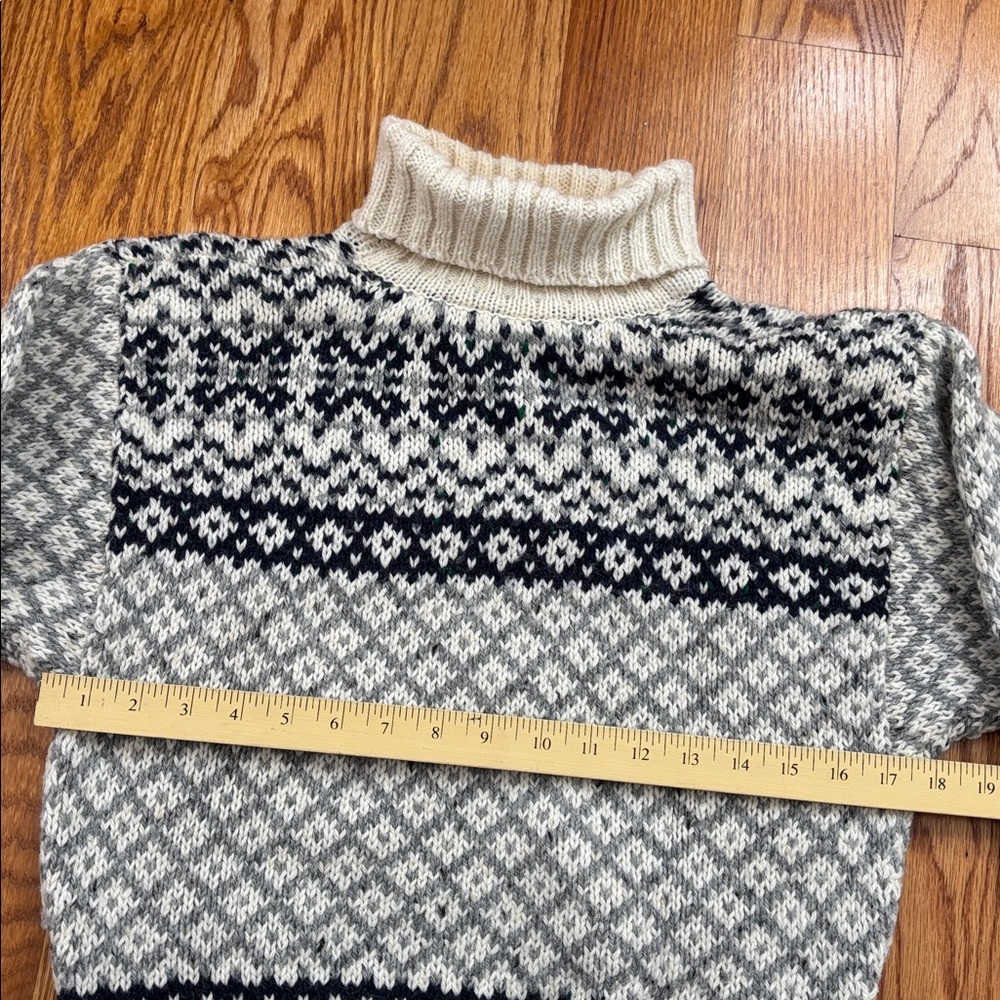 Vintage Liz Sport Wool Fair Isle Retro Ski Turtleneck Sweater Women's size Small - Picture 5 of 7